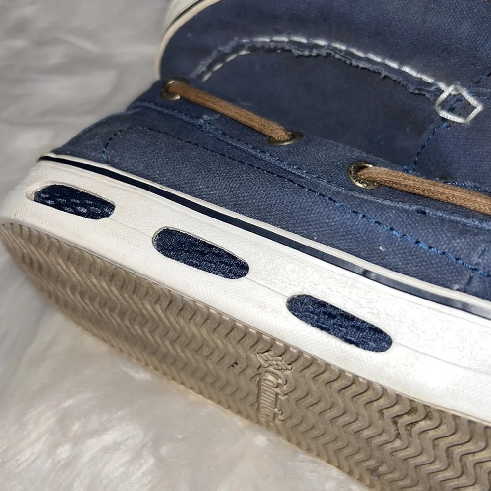 Columbia mens boat